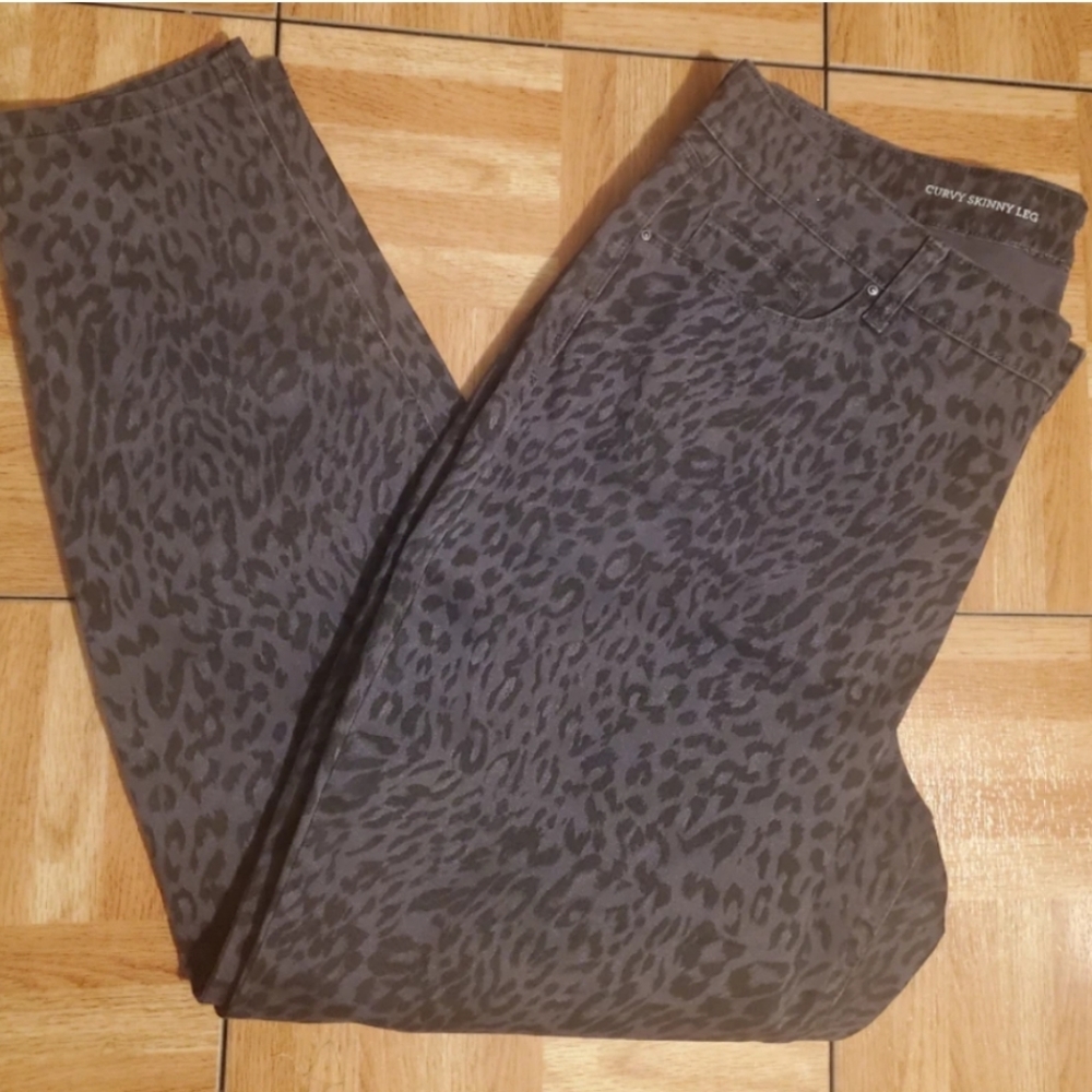 ✨️ 2/$20 // STYLE & CO: NWT Patterned Jeans